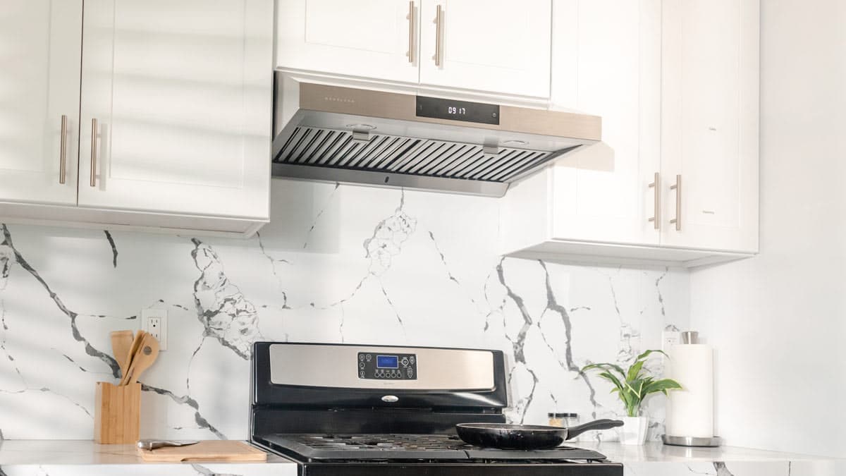 Integrated Cooker Hood – Benefits of a Hidden Kitchen Extraction System