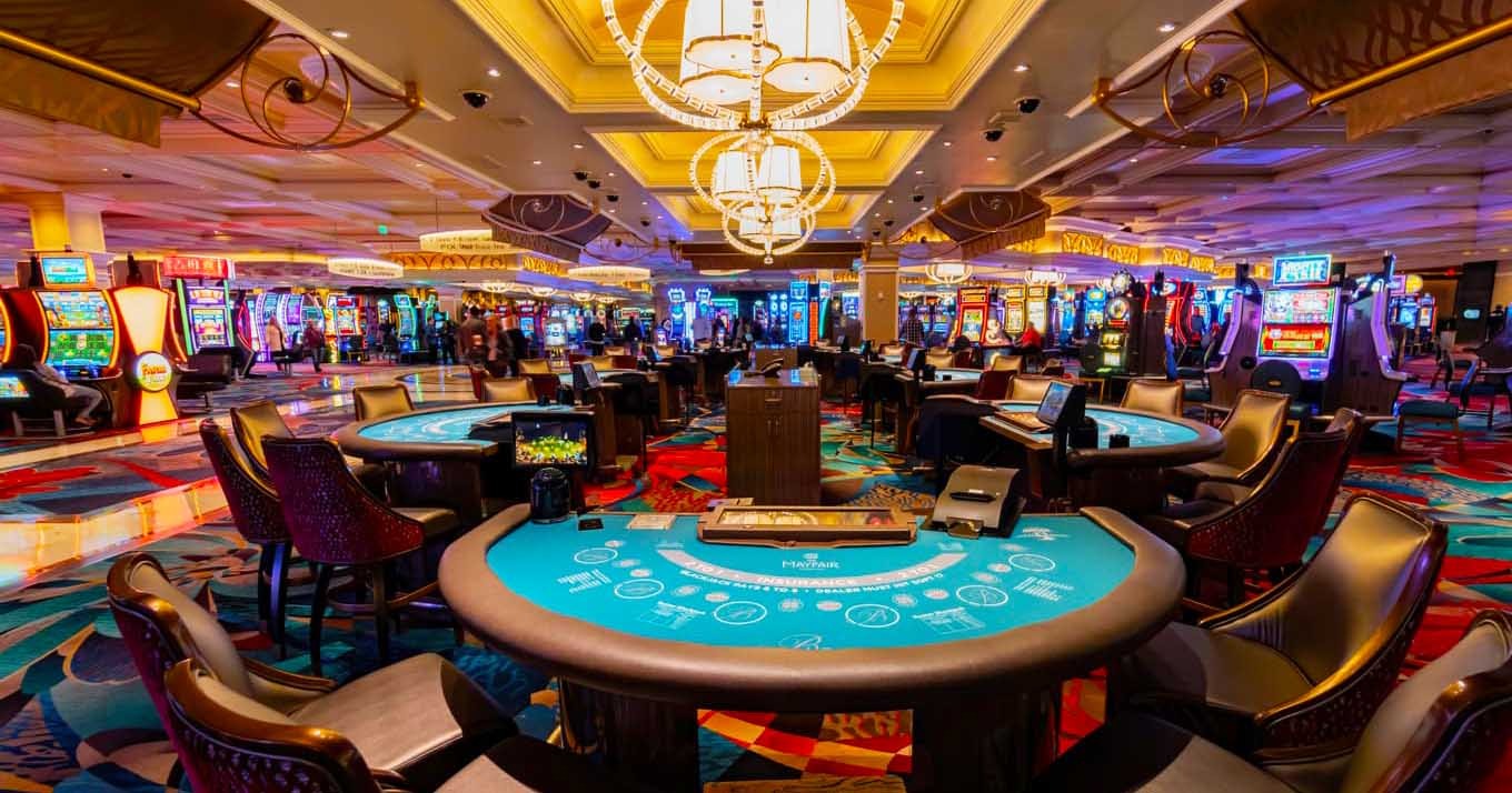 CASINO168 เล่นคาสิโนสดกับดีลเลอร์จริง สนุกได้ตลอด 24 ชั่วโมง