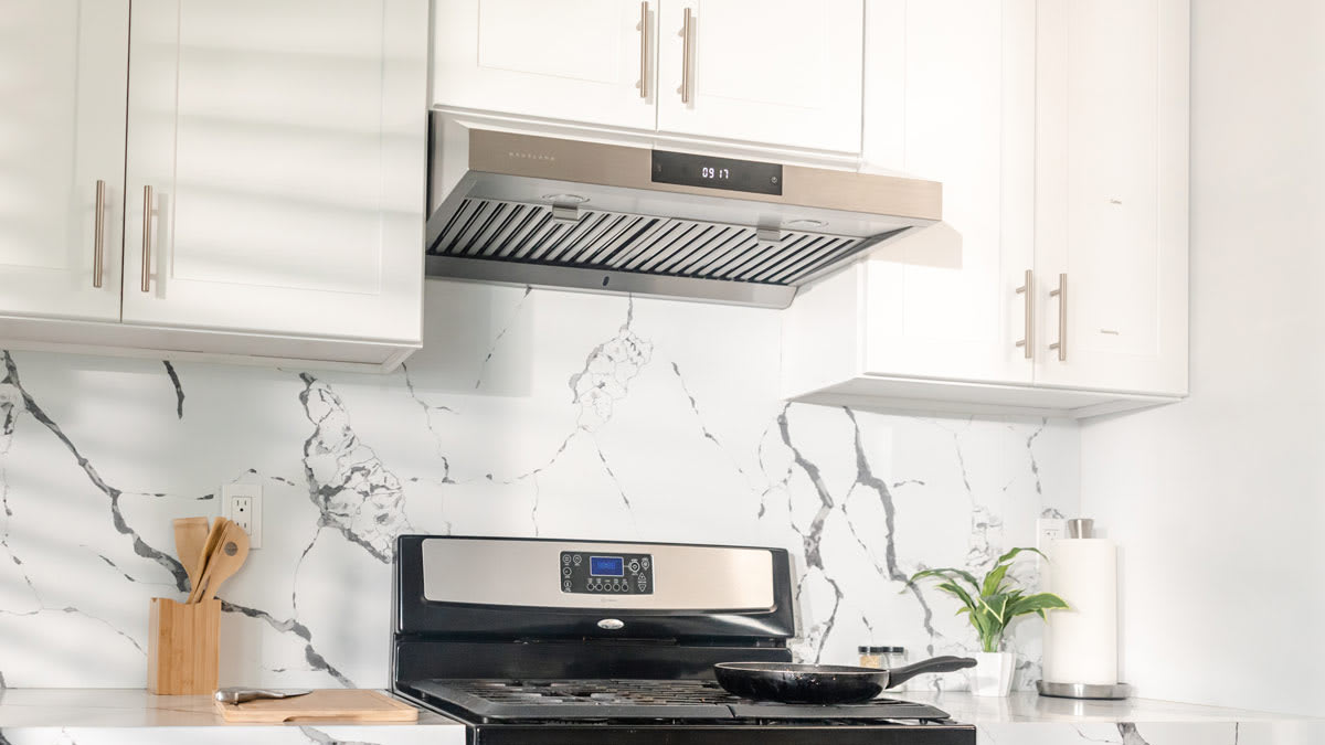 Integrated Cooker Hood – Benefits of a Hidden Kitchen Extraction System